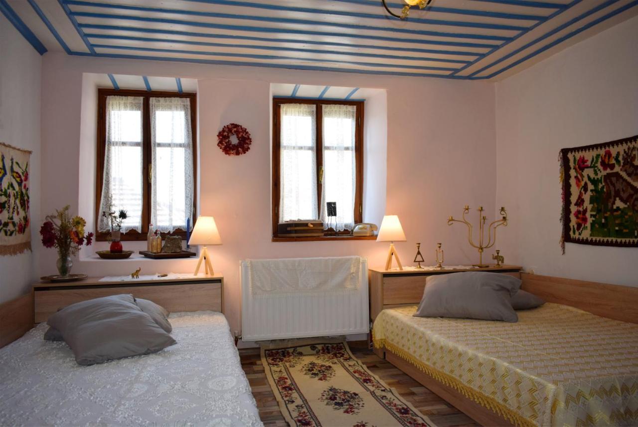 Vila Renovated Old Manor House With Yard Arnaía Exteriér fotografie
