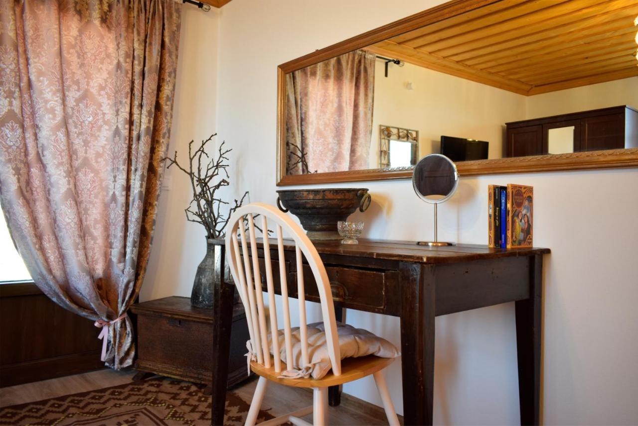Vila Renovated Old Manor House With Yard Arnaía Exteriér fotografie
