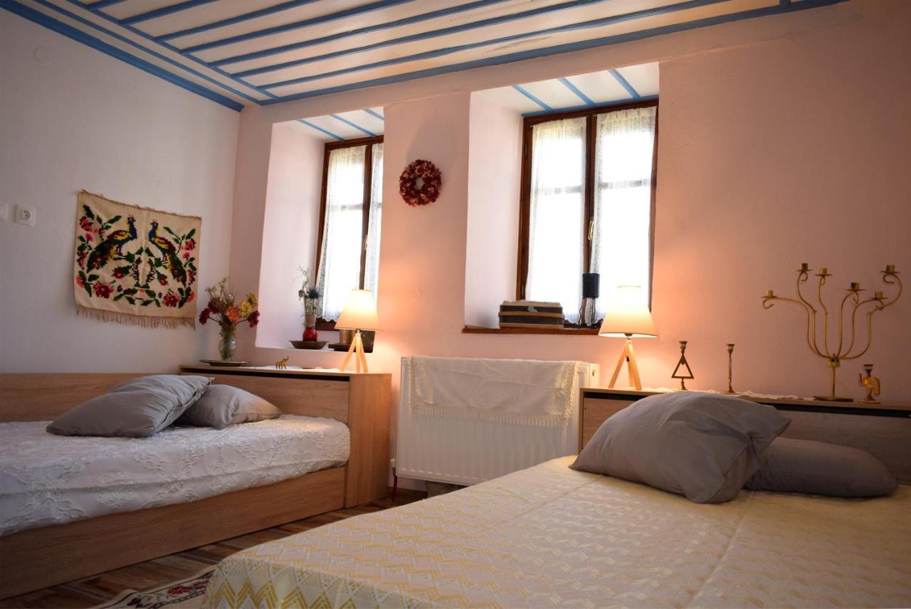 Vila Renovated Old Manor House With Yard Arnaía Exteriér fotografie