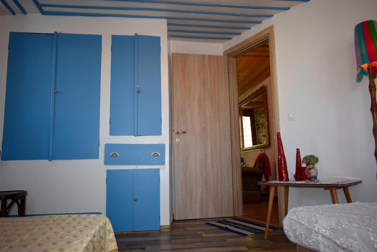Vila Renovated Old Manor House With Yard Arnaía Exteriér fotografie