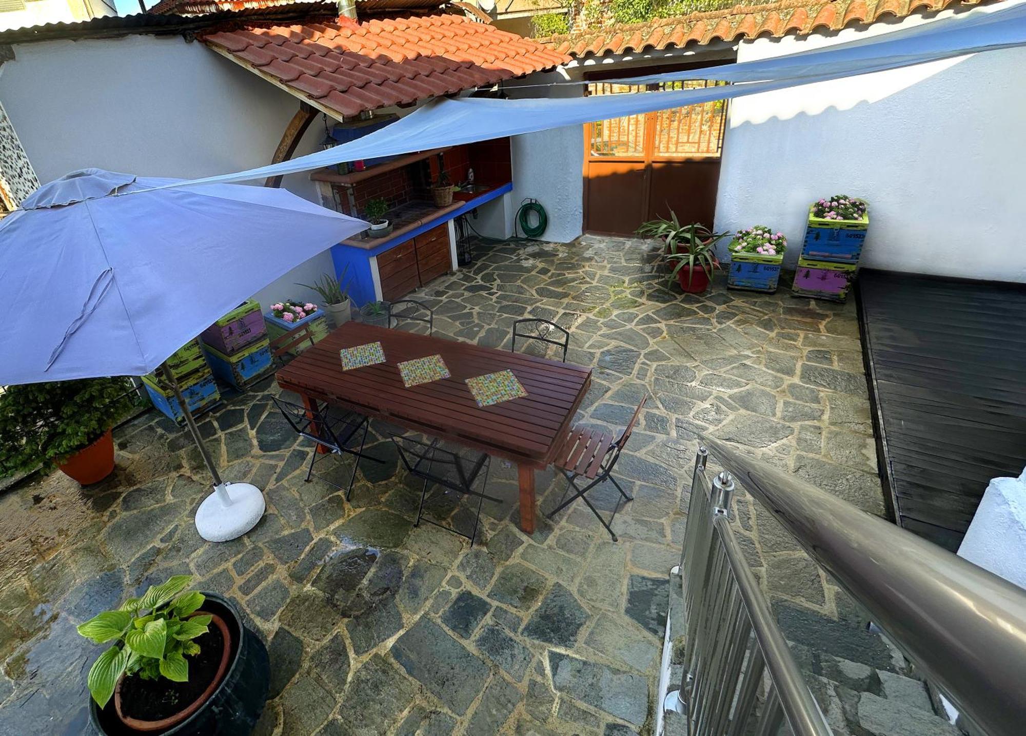 Vila Renovated Old Manor House With Yard Arnaía Exteriér fotografie