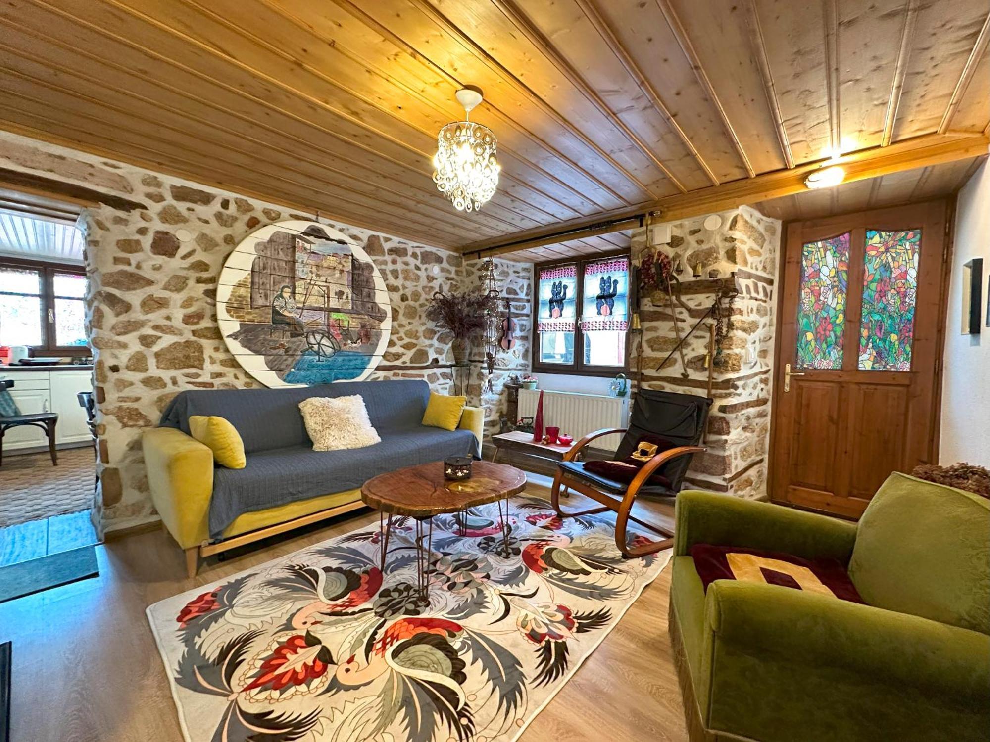 Vila Renovated Old Manor House With Yard Arnaía Exteriér fotografie