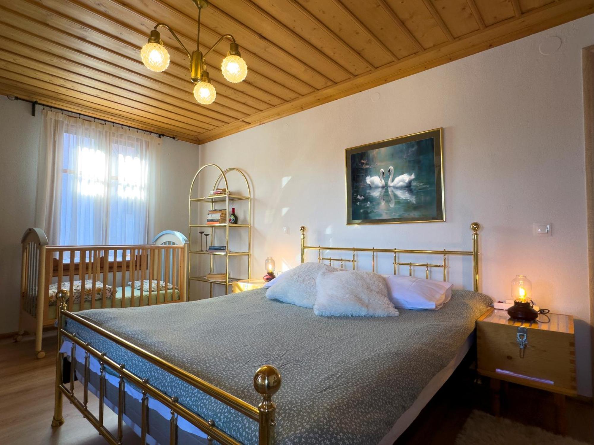 Vila Renovated Old Manor House With Yard Arnaía Exteriér fotografie